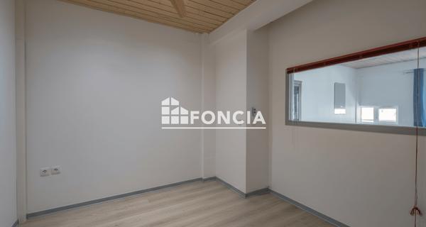 À vendre Local commercial 58.94 m² - La Rochelle 17000
