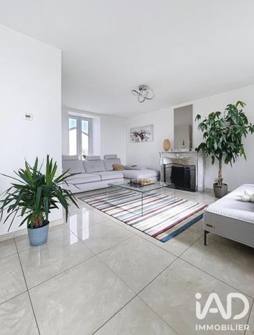 Location maison 7 pièces 240 m² Pange