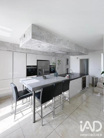 Location maison 7 pièces 240 m² Pange