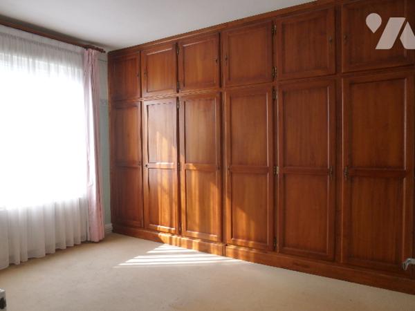 A Cosne-Cours-sur-Loire, à moins d'un kilomètre du centre-ville, dans un quartier calme,