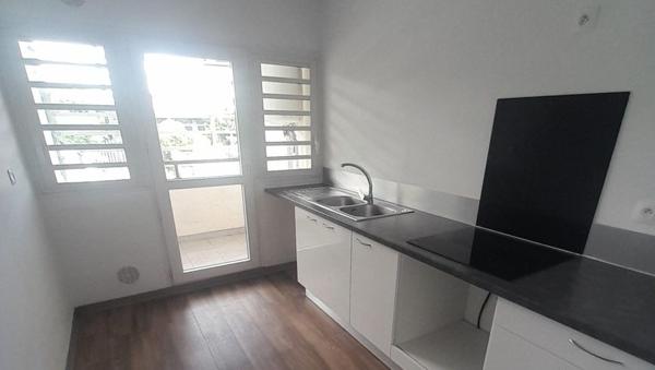 5 LES OMBRELLES – A VENDRE