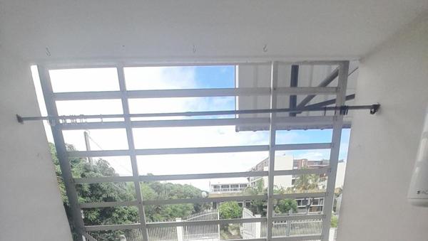 5 LES OMBRELLES – A VENDRE