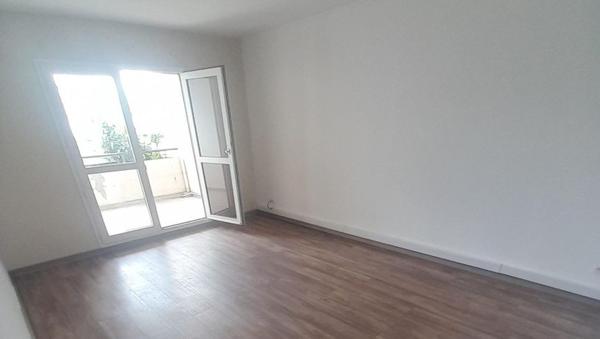 5 LES OMBRELLES – A VENDRE