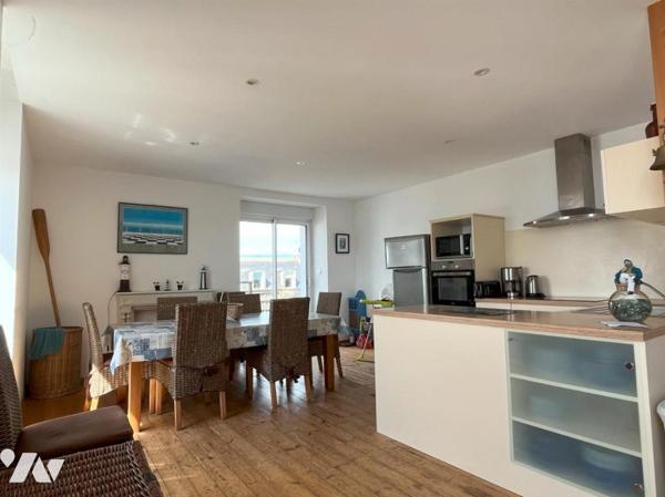 Vue sur le port B879