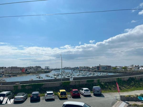 Vue sur le port B879