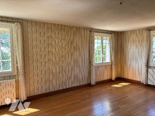 Grande maison au Mesnil-en-Vallée