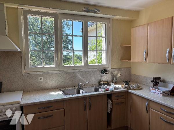 Grande maison au Mesnil-en-Vallée