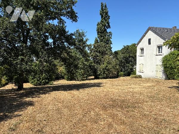 Grande maison au Mesnil-en-Vallée