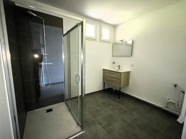 Appartement rez je jardin et piscine