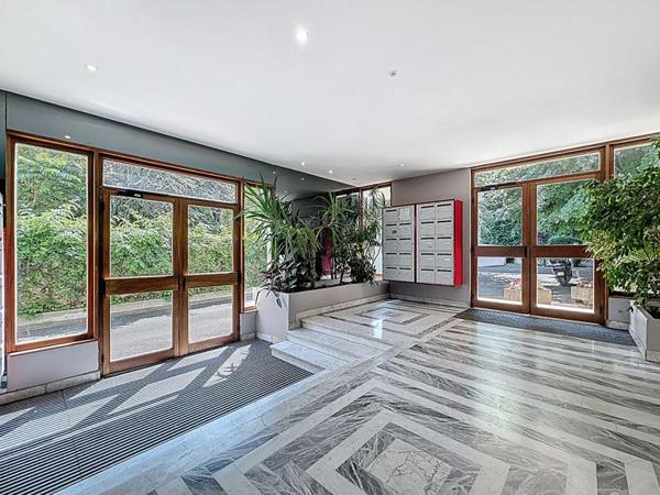 Appartement Villejuif 1 pièce(s)  TERRASSE 30,66m²