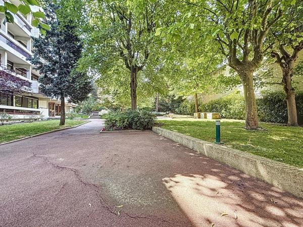 Appartement Villejuif 1 pièce(s)  TERRASSE 30,66m²