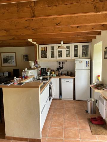 CHARMANTE CHAUMIERE 80 m² MEZERAC / ST LYPHARD