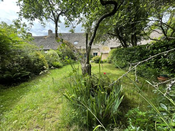 CHARMANTE CHAUMIERE 80 m² MEZERAC / ST LYPHARD