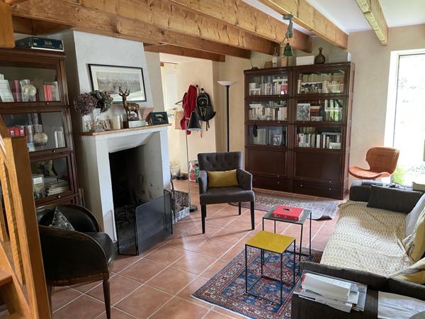 CHARMANTE CHAUMIERE 80 m² MEZERAC / ST LYPHARD