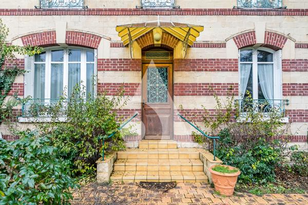 Maison 10 pièces 217 m2