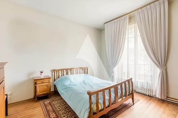 Maison 10 pièces 217 m2