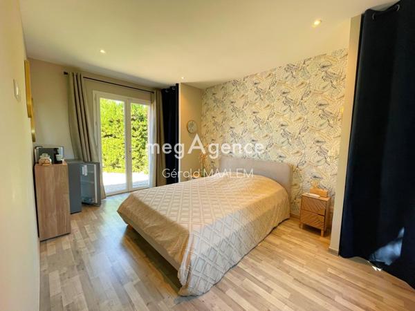Maison à ROQUEBRUNE-SUR-ARGENS, 83520 - 6 pièces 140m²