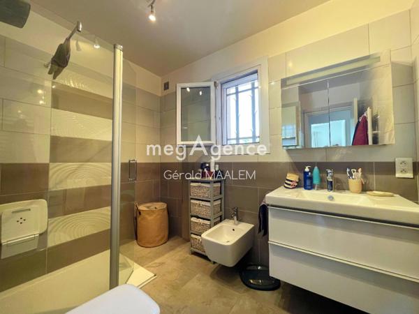 Maison à ROQUEBRUNE-SUR-ARGENS, 83520 - 6 pièces 140m²