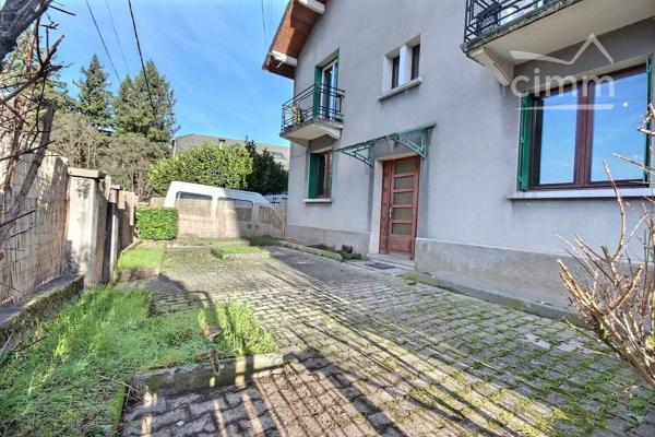 Appartement T3 en rez-de-chaussée avec terrasse – Valgelon-La Rochette