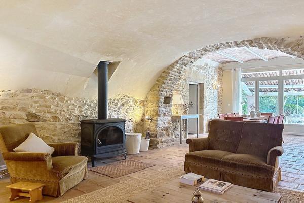 Vente Maison de luxe Uzès 7 Pièces 300 m²