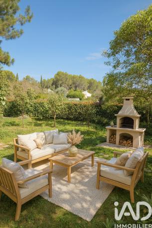 Maison à vendre 6 pièces 215 m² Aix-en-Provence