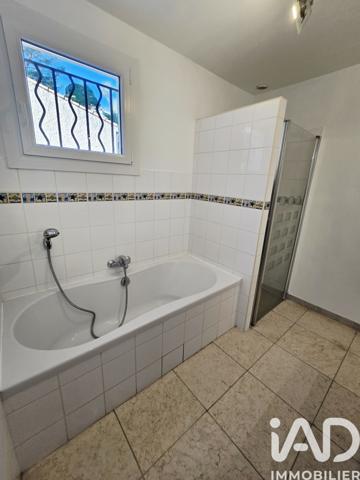 Maison à vendre 6 pièces 215 m² Aix-en-Provence