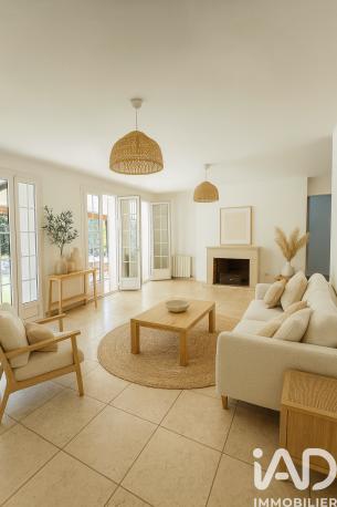 Maison à vendre 6 pièces 215 m² Aix-en-Provence