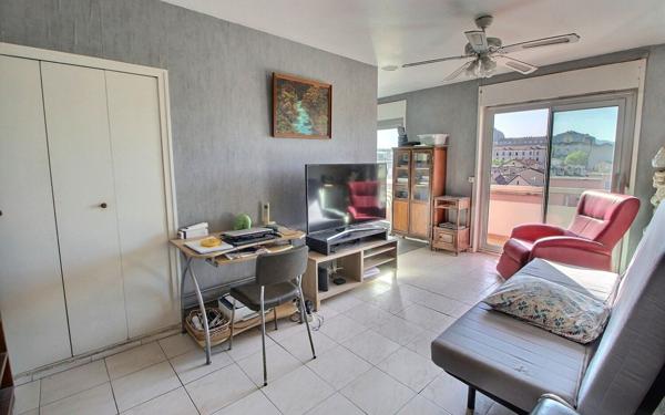 Appartement à vendre    2 pièces • 38,58 m2 Marseille 3