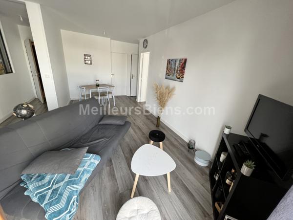 T2 BIS PENTAGONE  Entièrement rénové en 2021- locataire en place 750 euros/mois