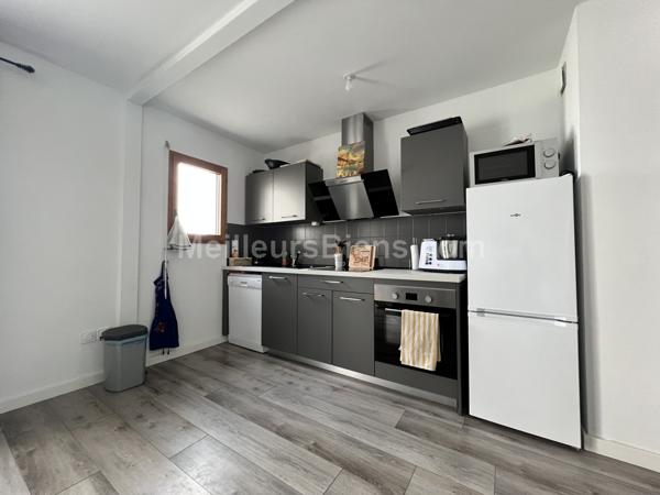 T2 BIS PENTAGONE  Entièrement rénové en 2021- locataire en place 750 euros/mois