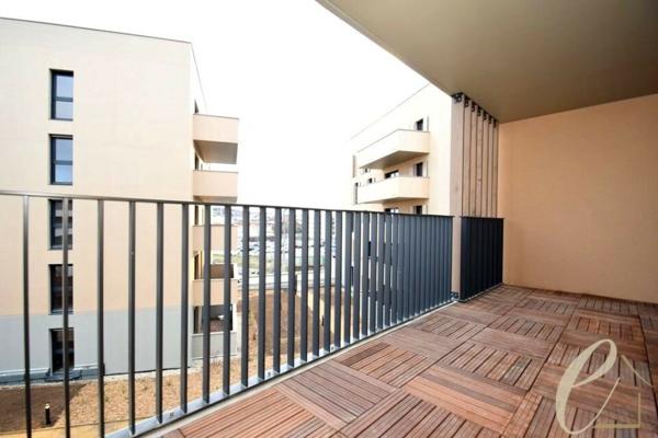 Villefranche Sur Saône CLAUDE VIGNARD – Appartement traversant 4 pièces de 76 m² avec balcon et garage