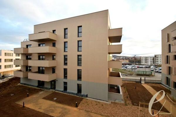 Villefranche Sur Saône CLAUDE VIGNARD – Appartement traversant 4 pièces de 76 m² avec balcon et garage