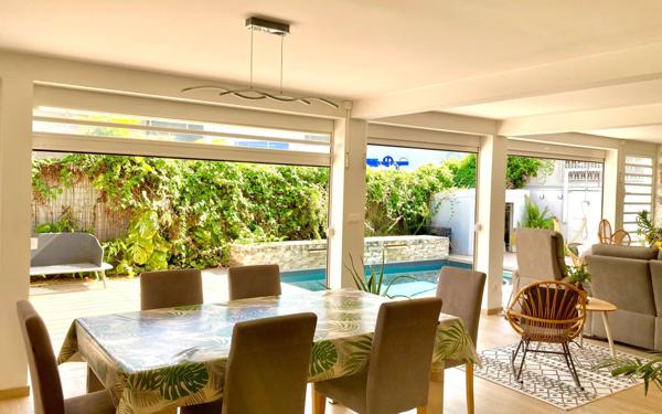 Maison à vendre    8 pièces • 266 m2 Fort-de-France