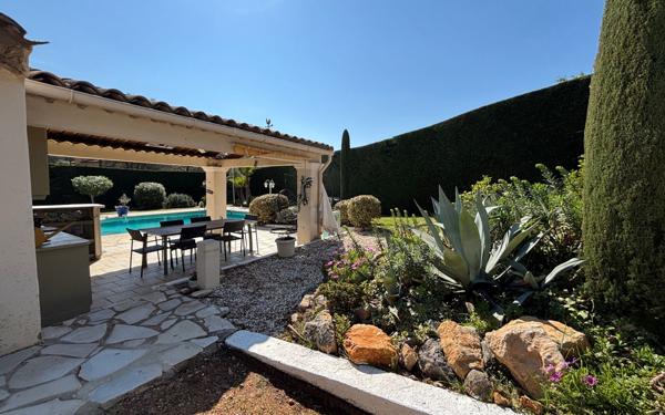 Maison à vendre    5 pièces • 152 m2 Le Tignet