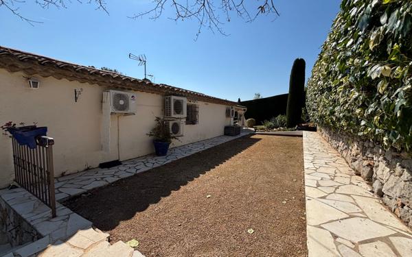 Maison à vendre    5 pièces • 152 m2 Le Tignet