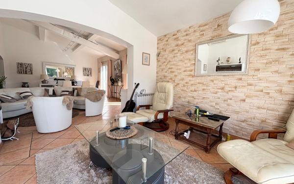 Maison à vendre    5 pièces • 152 m2 Le Tignet