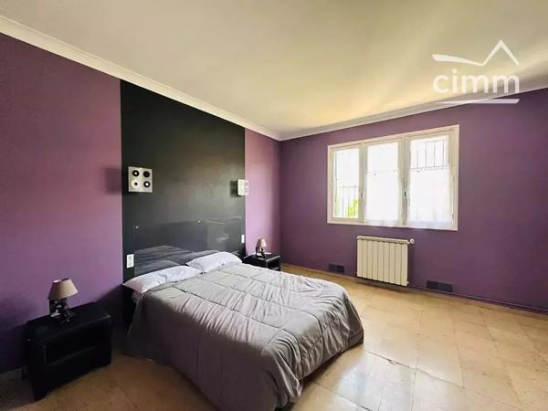 A VENDRE MAISON 213M² A BEZIERS TERRAIN DE 470M² - Secteur Les Arènes.