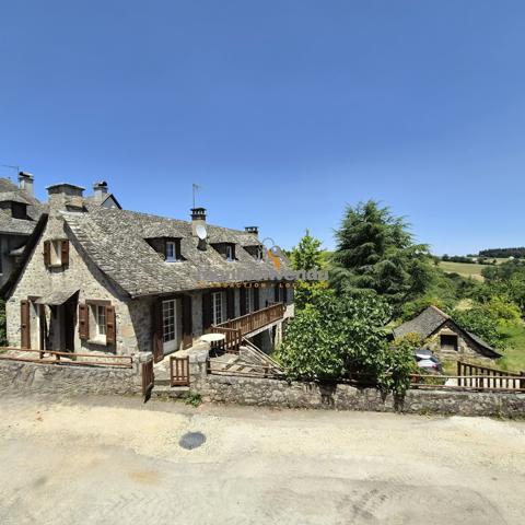 Belle maison en pierre