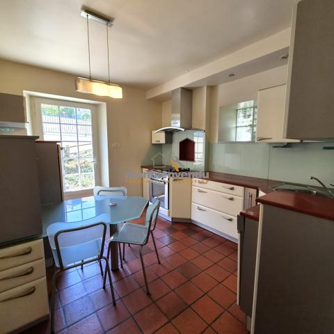 Belle maison en pierre