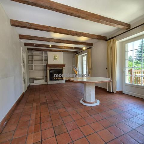 Belle maison en pierre