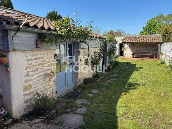 Ensemble de 2 maisons , spacieuses et climatisées