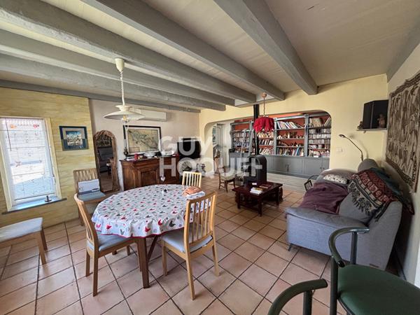 Ensemble de 2 maisons , spacieuses et climatisées