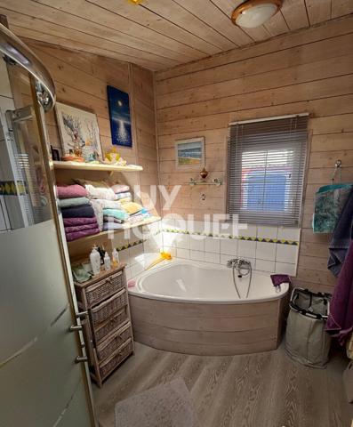 Ensemble de 2 maisons , spacieuses et climatisées