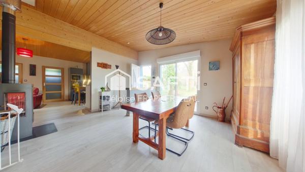 En lisière de Forêt, Maison & Dépendance en Bois sur grand terrain - Fort potentiel