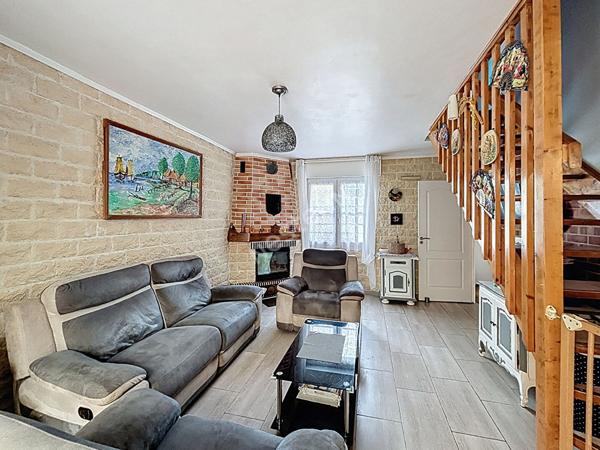 A vendre : Maison 5 pièces - trois chambres avec garage et charmant jardin à Rezé secteur Blordière