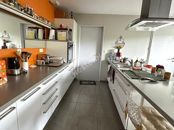 Nantes - Orvault Pont du Cens : En vente, Maison +100m² habitables avec vie de plain pied. Proche Cens et commerces.