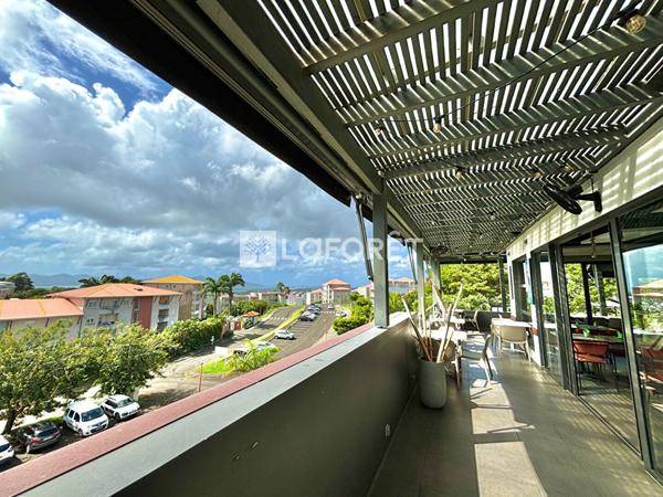 Location local commercial Le Lamentin - 164 m² - 7 206 €/mois