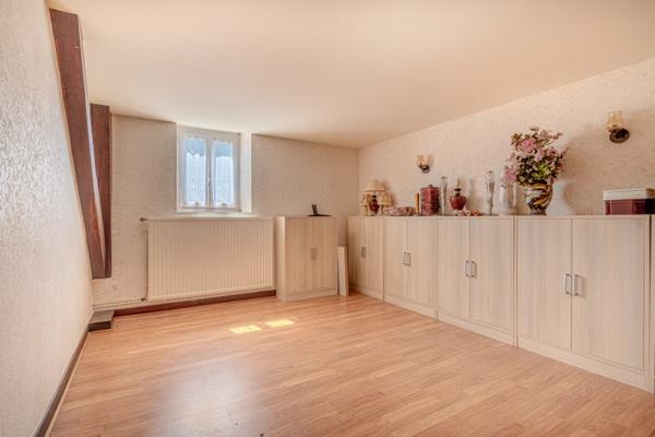 Maison à vendre |  Saint-Sulpice-Laurière |  12 pièces | 268 m²