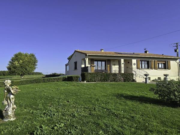 Charmante maison avec hangar et 360 vue Fontaine chalendray