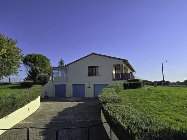 Charmante maison avec hangar et 360 vue Fontaine chalendray